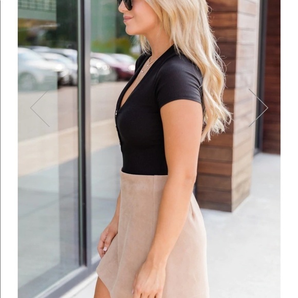 NWT Pink Lily Listen To Your Heart Black Bodysuit - Picture 3 of 6